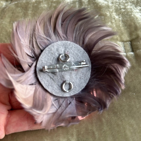 Feather and Rhinestone Pin Brooch - Picture 2 of 3